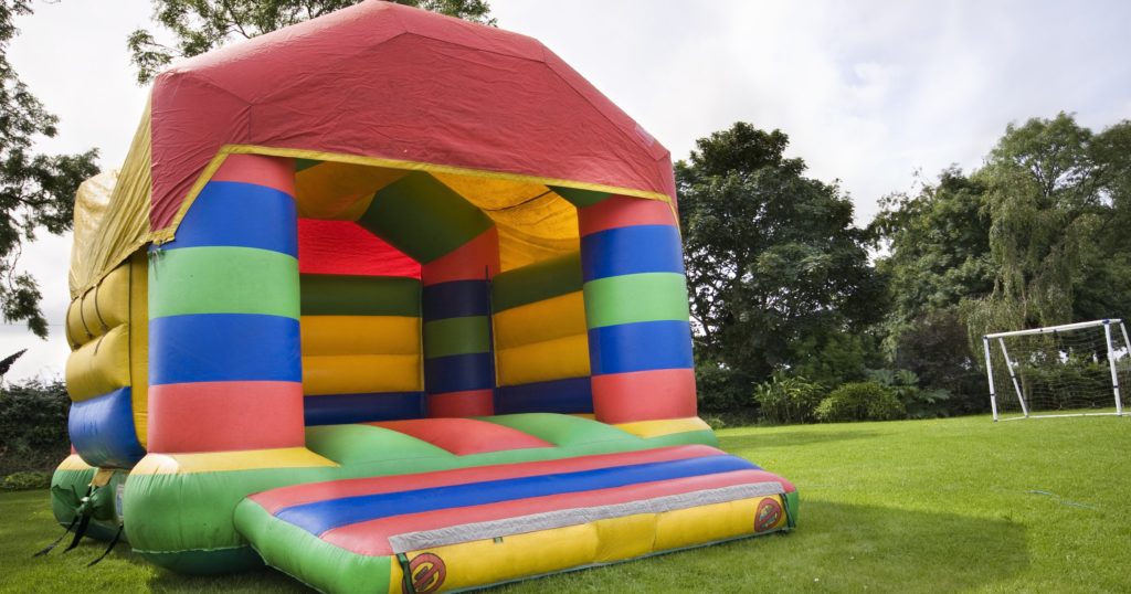 bouncy bouncy boo castle hire